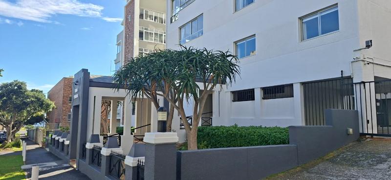To Let 2 Bedroom Property for Rent in Sea Point Western Cape